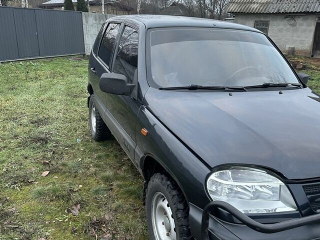 Чорний Шевроле Нива, об'ємом двигуна 1.7 л та пробігом 115 тис. км за 3300 $, фото 3 на Automoto.ua