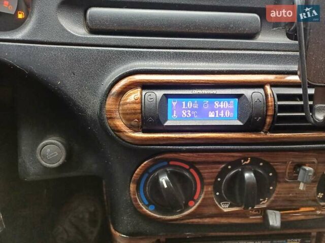 Чорний Шевроле Нива, об'ємом двигуна 1.7 л та пробігом 250 тис. км за 4600 $, фото 6 на Automoto.ua