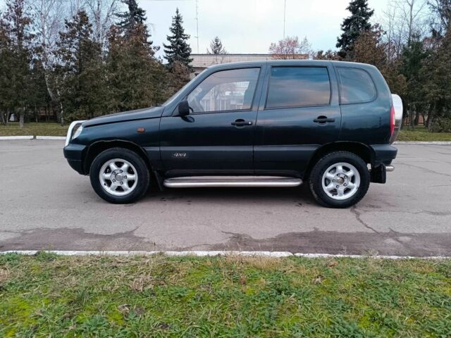 Черный Шевроле Нива, объемом двигателя 1.7 л и пробегом 195 тыс. км за 3100 $, фото 10 на Automoto.ua