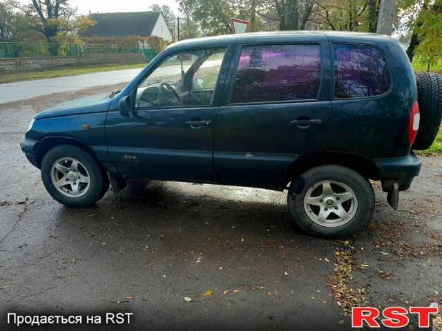 Шевроле Нива 2007 у Новом Буге на Automoto.ua Чорний Шевроле Нива, об'ємом двигуна 1.7 л та пробігом 160 тис. км за 2999 $, фото 7 на Automoto.ua