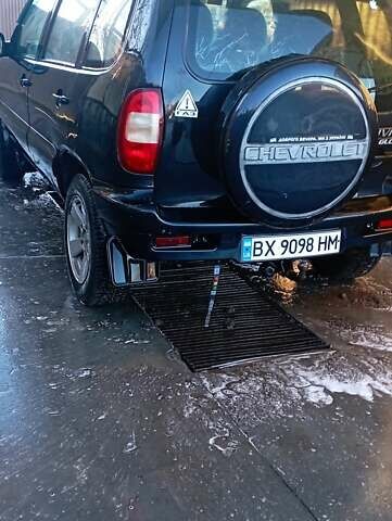 Черный Шевроле Нива, объемом двигателя 1.69 л и пробегом 189 тыс. км за 3500 $, фото 13 на Automoto.ua