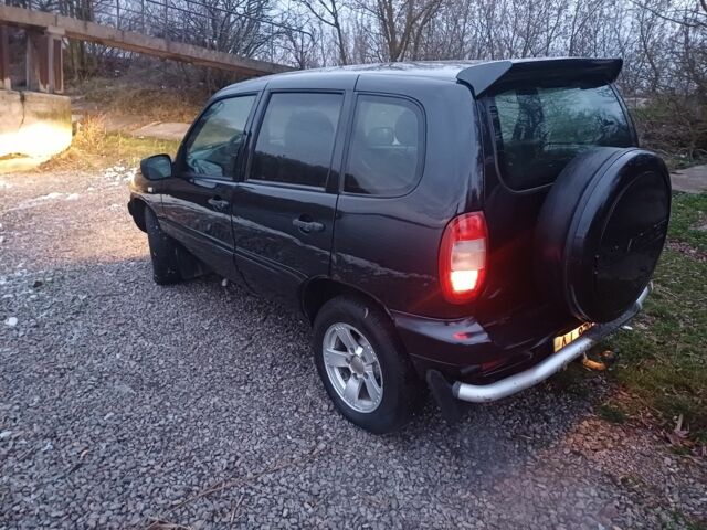 Черный Шевроле Нива, объемом двигателя 1 л и пробегом 234 тыс. км за 3300 $, фото 3 на Automoto.ua