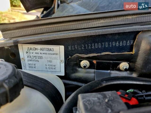 Черный Шевроле Нива, объемом двигателя 1.7 л и пробегом 282 тыс. км за 3999 $, фото 10 на Automoto.ua