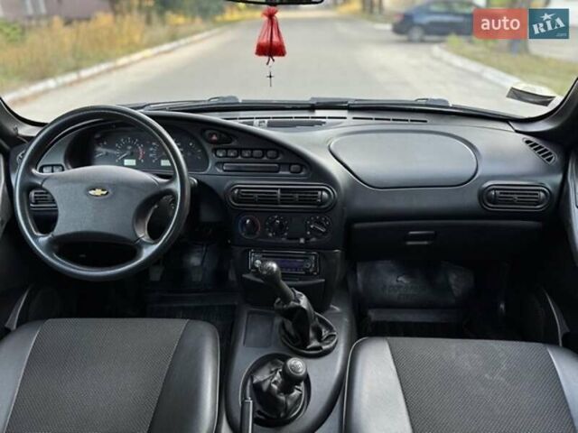 Черный Шевроле Нива, объемом двигателя 1.69 л и пробегом 63 тыс. км за 5500 $, фото 16 на Automoto.ua