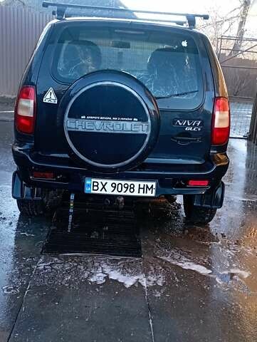 Черный Шевроле Нива, объемом двигателя 1.69 л и пробегом 189 тыс. км за 3500 $, фото 14 на Automoto.ua