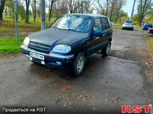 Черный Шевроле Нива, объемом двигателя 1.7 л и пробегом 160 тыс. км за 2999 $, фото 1 на Automoto.ua