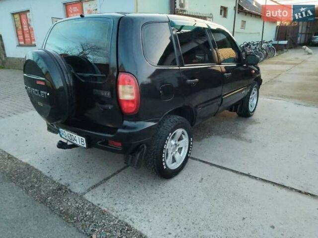 Черный Шевроле Нива, объемом двигателя 1.69 л и пробегом 180 тыс. км за 3300 $, фото 3 на Automoto.ua