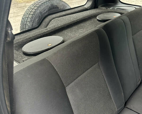 Черный Шевроле Нива, объемом двигателя 1.69 л и пробегом 264 тыс. км за 3700 $, фото 6 на Automoto.ua