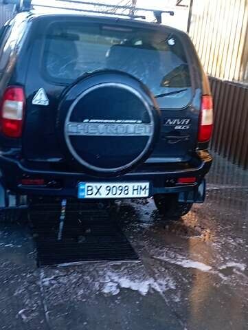 Черный Шевроле Нива, объемом двигателя 1.69 л и пробегом 189 тыс. км за 3500 $, фото 16 на Automoto.ua