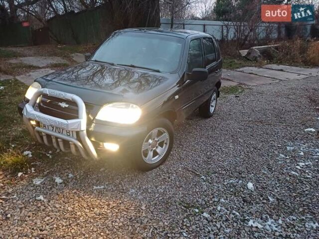 Черный Шевроле Нива, объемом двигателя 0 л и пробегом 234 тыс. км за 3300 $, фото 2 на Automoto.ua