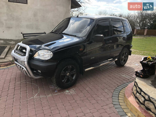 Черный Шевроле Нива, объемом двигателя 1.7 л и пробегом 158 тыс. км за 5200 $, фото 10 на Automoto.ua