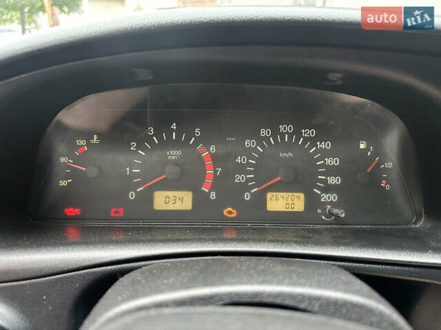 Черный Шевроле Нива, объемом двигателя 1.69 л и пробегом 264 тыс. км за 3700 $, фото 11 на Automoto.ua