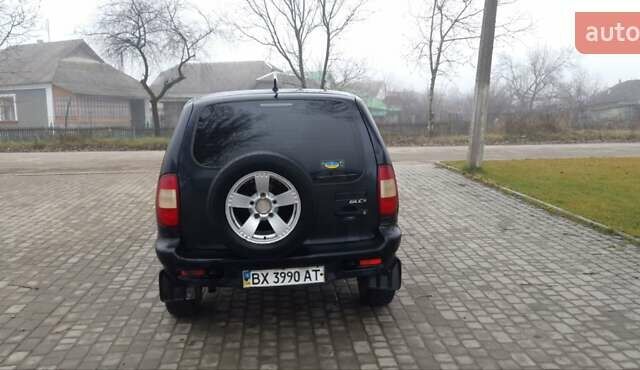 Чорний Шевроле Нива, об'ємом двигуна 0 л та пробігом 230 тис. км за 2700 $, фото 2 на Automoto.ua