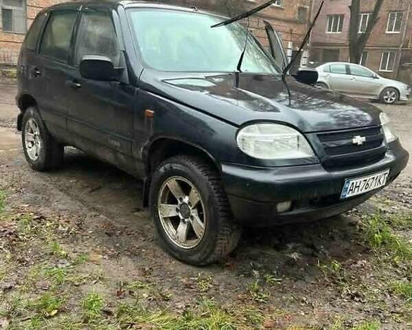 Чорний Шевроле Нива, об'ємом двигуна 1.7 л та пробігом 300 тис. км за 4000 $, фото 6 на Automoto.ua