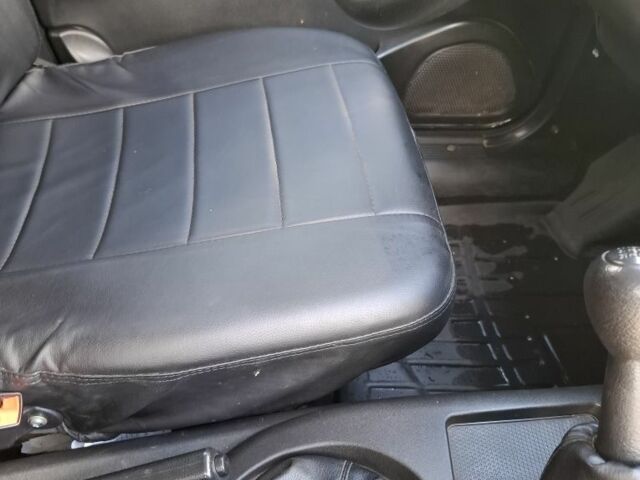 Черный Шевроле Нива, объемом двигателя 1.7 л и пробегом 36 тыс. км за 5900 $, фото 4 на Automoto.ua