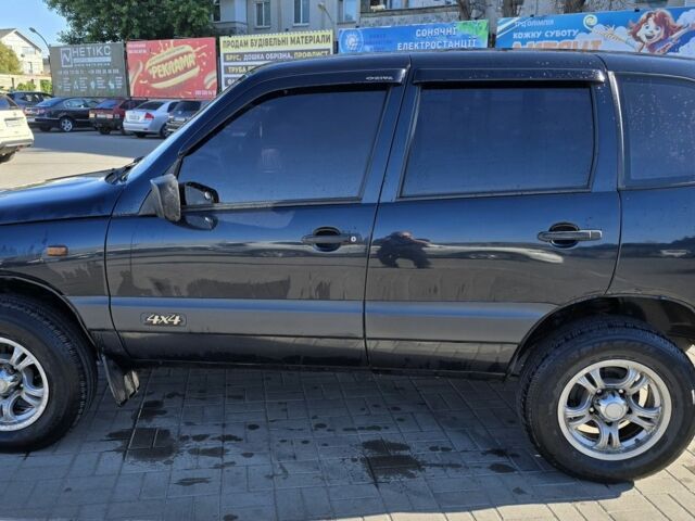 Черный Шевроле Нива, объемом двигателя 1.7 л и пробегом 214 тыс. км за 4700 $, фото 7 на Automoto.ua