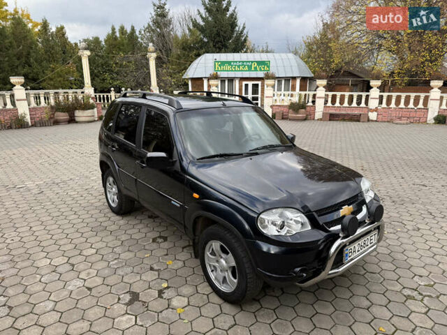 Шевроле Нива 2010 у Вінниці на Automoto.ua Чорний Шевроле Нива, об'ємом двигуна 1.7 л та пробігом 50 тис. км за 6850 $, фото 3 на Automoto.ua