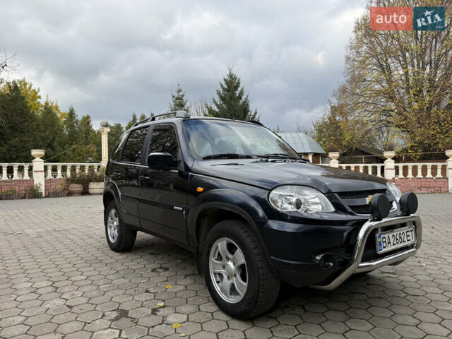 Шевроле Нива 2010 у Вінниці на Automoto.ua Чорний Шевроле Нива, об'ємом двигуна 1.7 л та пробігом 50 тис. км за 6850 $, фото 2 на Automoto.ua