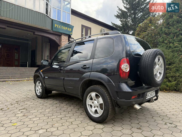 Шевроле Нива 2010 у Вінниці на Automoto.ua Чорний Шевроле Нива, об'ємом двигуна 1.7 л та пробігом 50 тис. км за 6850 $, фото 13 на Automoto.ua