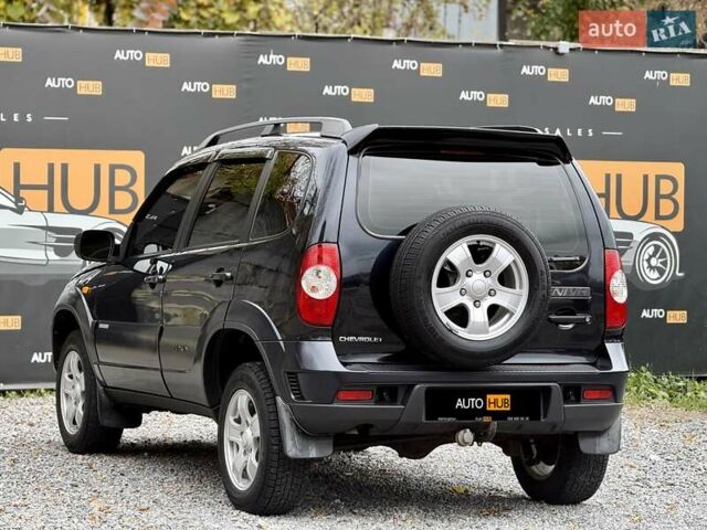 Черный Шевроле Нива, объемом двигателя 1.8 л и пробегом 90 тыс. км за 6700 $, фото 3 на Automoto.ua