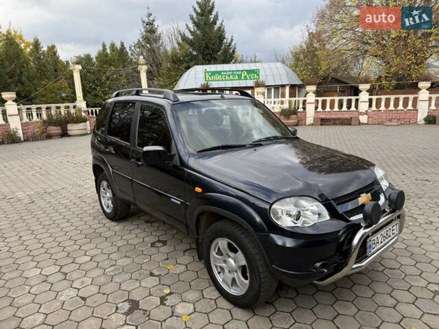 Шевроле Нива 2010 у Вінниці на Automoto.ua Чорний Шевроле Нива, об'ємом двигуна 1.7 л та пробігом 50 тис. км за 6850 $, фото 1 на Automoto.ua