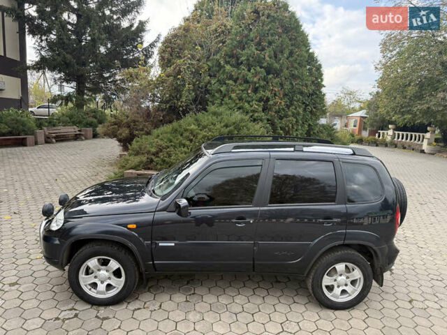 Шевроле Нива 2010 у Вінниці на Automoto.ua Чорний Шевроле Нива, об'ємом двигуна 1.7 л та пробігом 50 тис. км за 6850 $, фото 10 на Automoto.ua