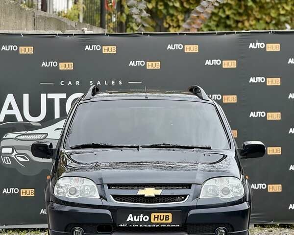 Черный Шевроле Нива, объемом двигателя 1.8 л и пробегом 90 тыс. км за 6700 $, фото 1 на Automoto.ua