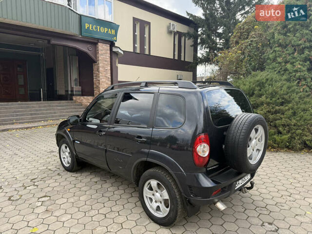 Шевроле Нива 2010 у Вінниці на Automoto.ua Чорний Шевроле Нива, об'ємом двигуна 1.7 л та пробігом 50 тис. км за 6850 $, фото 12 на Automoto.ua