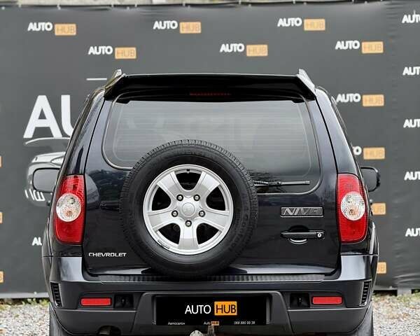 Черный Шевроле Нива, объемом двигателя 1.8 л и пробегом 90 тыс. км за 6700 $, фото 4 на Automoto.ua