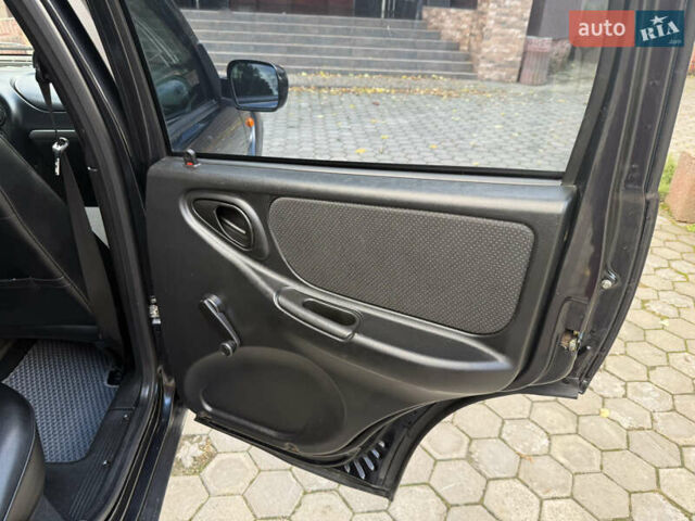 Шевроле Нива 2010 у Вінниці на Automoto.ua Чорний Шевроле Нива, об'ємом двигуна 1.7 л та пробігом 50 тис. км за 6850 $, фото 50 на Automoto.ua