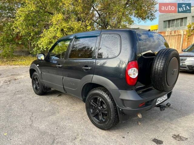 Шевроле Нива 2015 у Дніпро (Дніпропетровську) на Automoto.ua Чорний Шевроле Нива, об'ємом двигуна 1.69 л та пробігом 187 тис. км за 6700 $, фото 4 на Automoto.ua