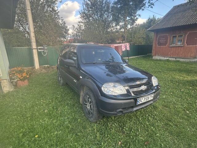 Чорний Шевроле Нива, об'ємом двигуна 1.7 л та пробігом 125 тис. км за 7000 $, фото 6 на Automoto.ua