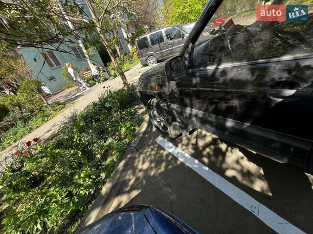 Фиолетовый Шевроле Нива, объемом двигателя 1.7 л и пробегом 250 тыс. км за 3200 $, фото 7 на Automoto.ua