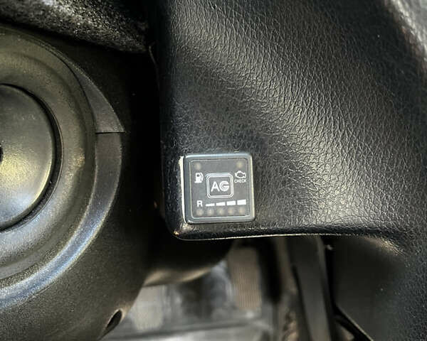 Фиолетовый Шевроле Нива, объемом двигателя 1.7 л и пробегом 250 тыс. км за 3200 $, фото 11 на Automoto.ua