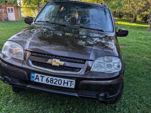 Коричневый Шевроле Нива, объемом двигателя 1.7 л и пробегом 170 тыс. км за 4800 $, фото 7 на Automoto.ua