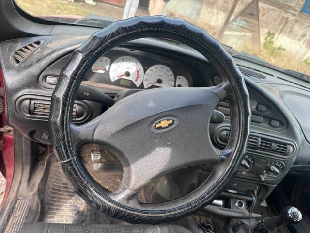 Червоний Шевроле Нива, об'ємом двигуна 1.7 л та пробігом 1 тис. км за 3400 $, фото 5 на Automoto.ua