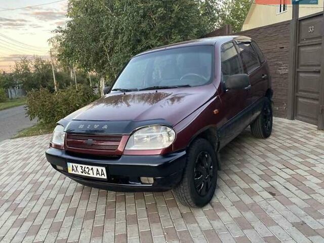 Червоний Шевроле Нива, об'ємом двигуна 1.7 л та пробігом 250 тис. км за 2950 $, фото 6 на Automoto.ua