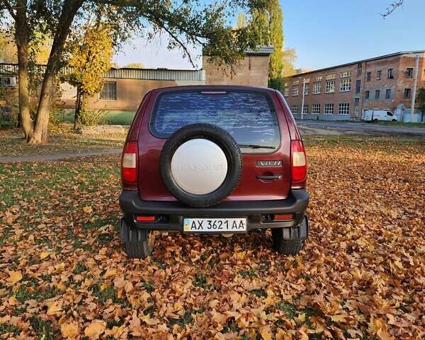 Червоний Шевроле Нива, об'ємом двигуна 1.7 л та пробігом 301 тис. км за 2950 $, фото 6 на Automoto.ua