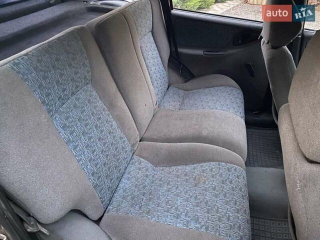 Червоний Шевроле Нива, об'ємом двигуна 1.7 л та пробігом 250 тис. км за 2950 $, фото 3 на Automoto.ua