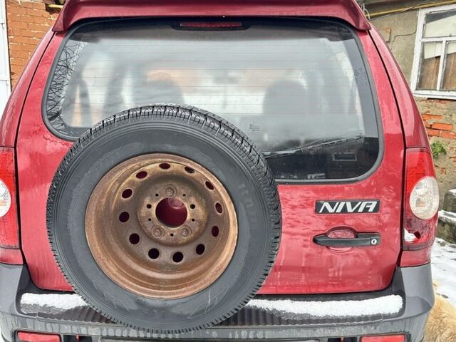 Червоний Шевроле Нива, об'ємом двигуна 0 л та пробігом 135 тис. км за 4000 $, фото 3 на Automoto.ua