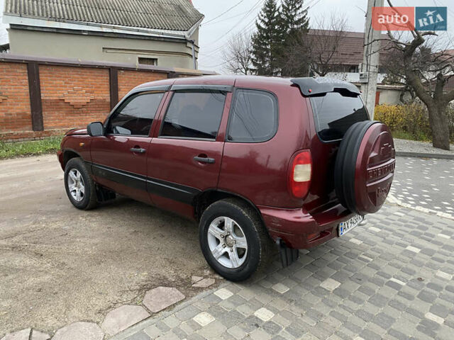 Червоний Шевроле Нива, об'ємом двигуна 1.69 л та пробігом 200 тис. км за 4450 $, фото 3 на Automoto.ua