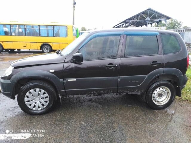 Шевроле Нива 2016 в Ладыжин на Automoto.ua Красный Шевроле Нива, объемом двигателя 1.7 л и пробегом 131 тыс. км за 6130 $, фото 3 на Automoto.ua