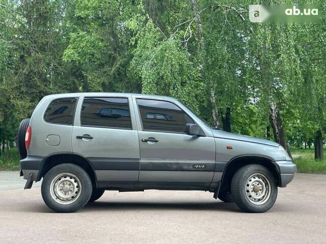 Шевроле Нива, объемом двигателя 1.7 л и пробегом 157 тыс. км за 3790 $, фото 2 на Automoto.ua