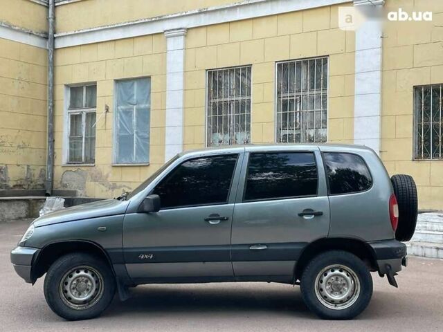 Шевроле Нива, объемом двигателя 1.7 л и пробегом 157 тыс. км за 3790 $, фото 5 на Automoto.ua