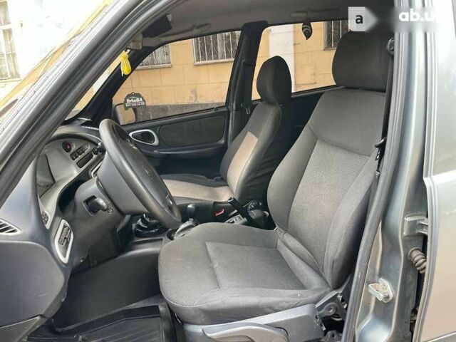 Шевроле Нива, объемом двигателя 1.7 л и пробегом 157 тыс. км за 3790 $, фото 10 на Automoto.ua
