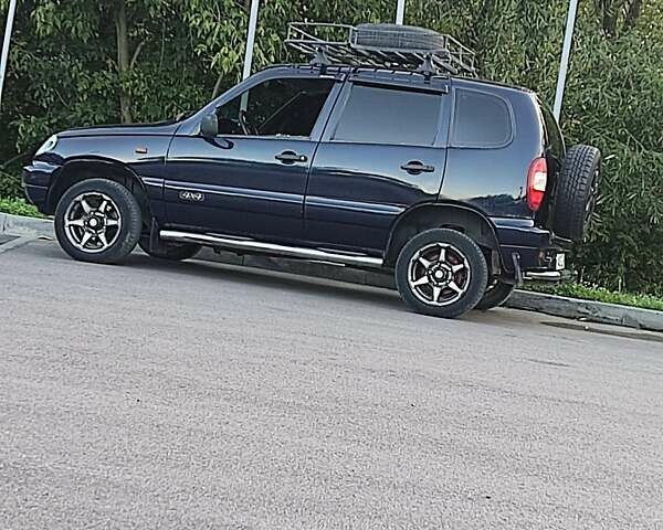 Шевроле Нива, объемом двигателя 1.7 л и пробегом 157 тыс. км за 3700 $, фото 1 на Automoto.ua