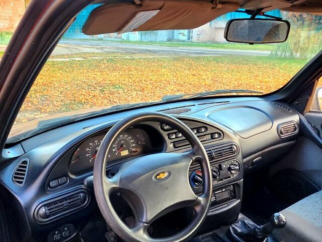 Шевроле Нива, объемом двигателя 1.7 л и пробегом 300 тыс. км за 2950 $, фото 8 на Automoto.ua