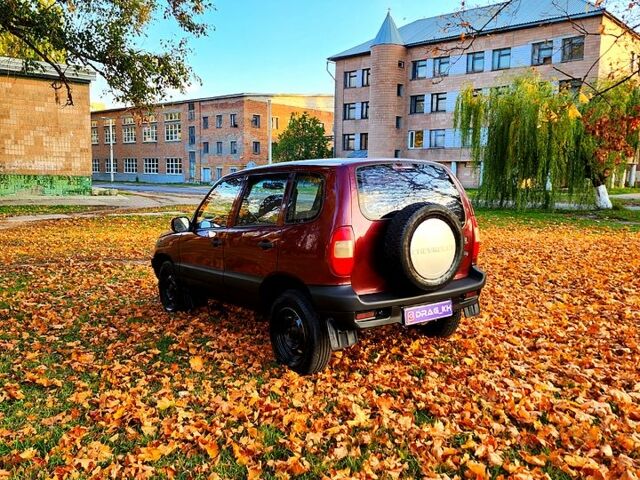 Шевроле Нива, объемом двигателя 1.7 л и пробегом 300 тыс. км за 2950 $, фото 6 на Automoto.ua