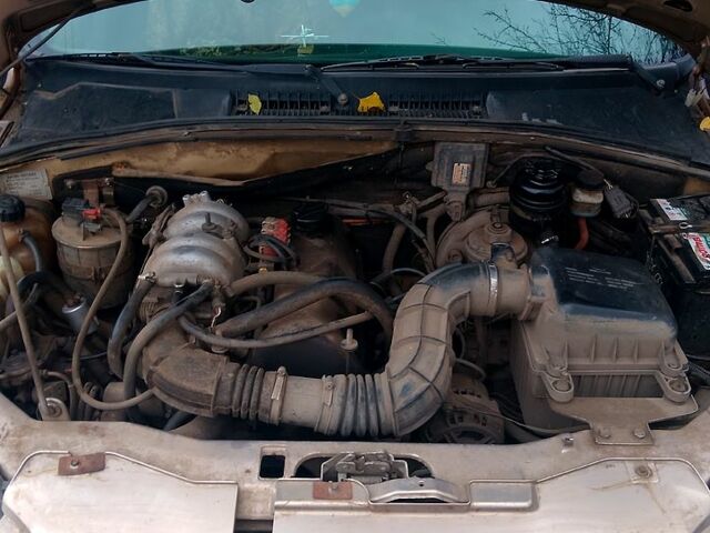 Шевроле Нива, объемом двигателя 1.7 л и пробегом 444 тыс. км за 2700 $, фото 1 на Automoto.ua