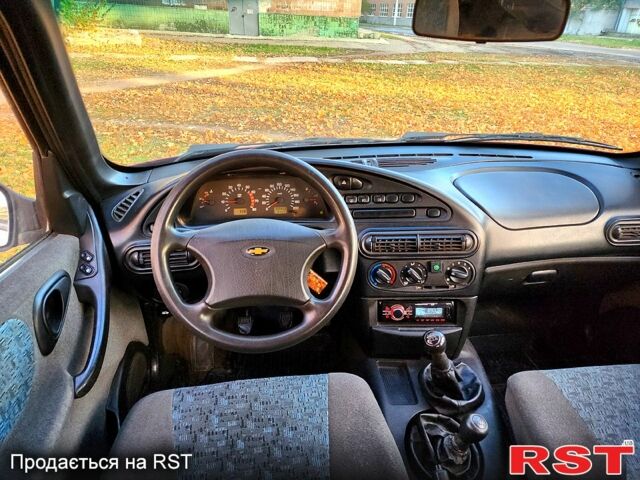 Шевроле Нива, объемом двигателя 1.7 л и пробегом 300 тыс. км за 2950 $, фото 9 на Automoto.ua